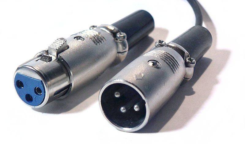 800px-xlr-connectors.jpg 800px-xlr-connectors.jpg